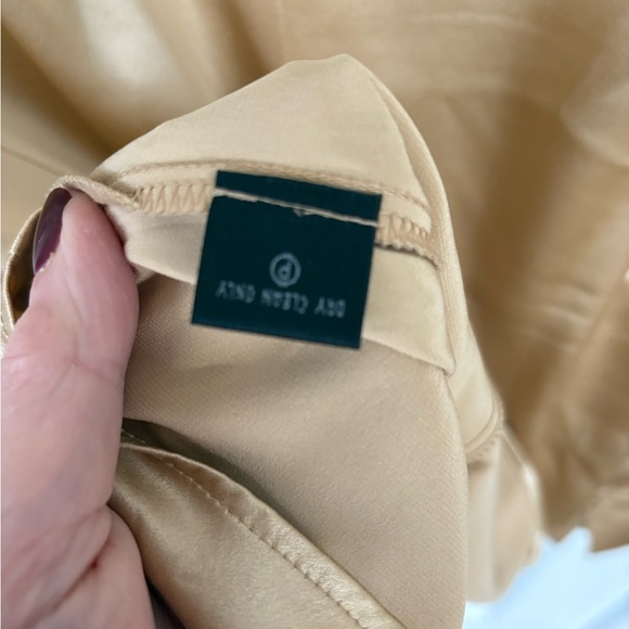 Lafayette 148 New York Gold Button Down Shirt size 8 100% silk $798 retail !!!!! - Picture 7 of 9